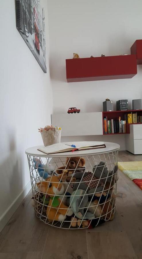 A Casa Di Elsa Apartment Кастеназо Екстериор снимка