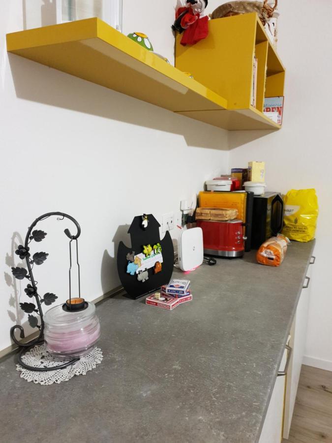 A Casa Di Elsa Apartment Кастеназо Екстериор снимка