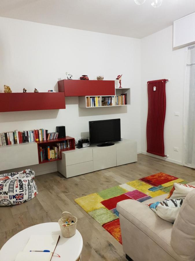 A Casa Di Elsa Apartment Кастеназо Екстериор снимка