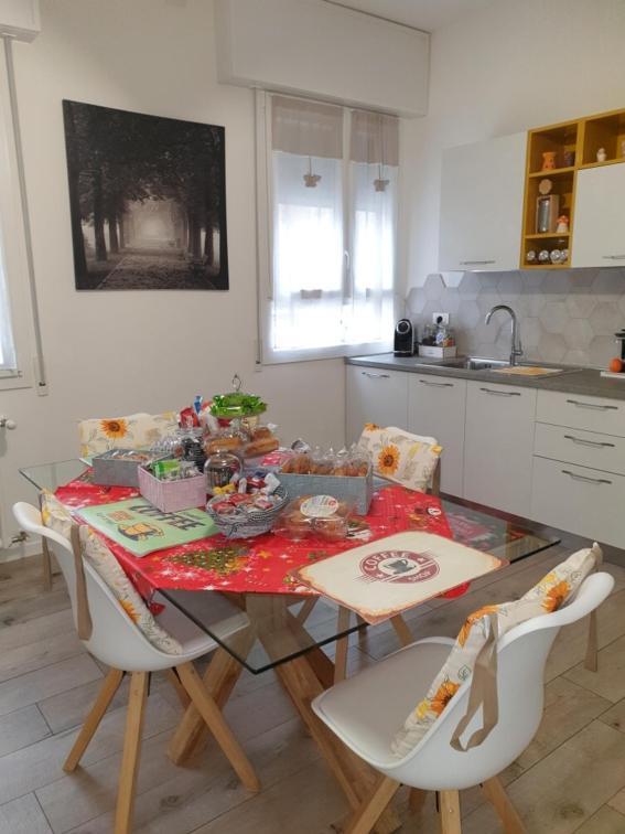 A Casa Di Elsa Apartment Кастеназо Екстериор снимка