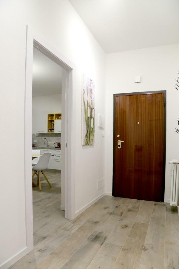A Casa Di Elsa Apartment Кастеназо Екстериор снимка
