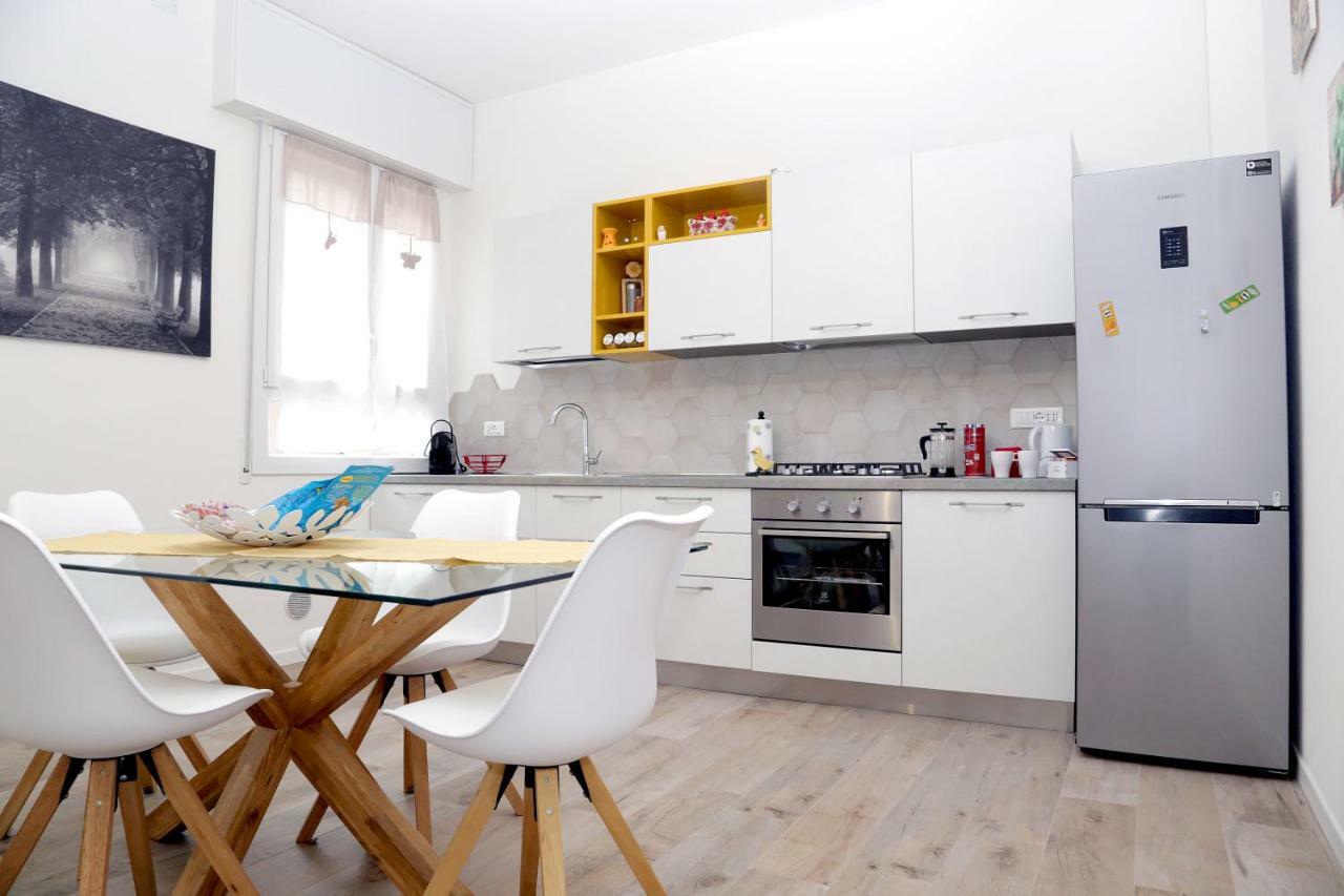 A Casa Di Elsa Apartment Кастеназо Екстериор снимка